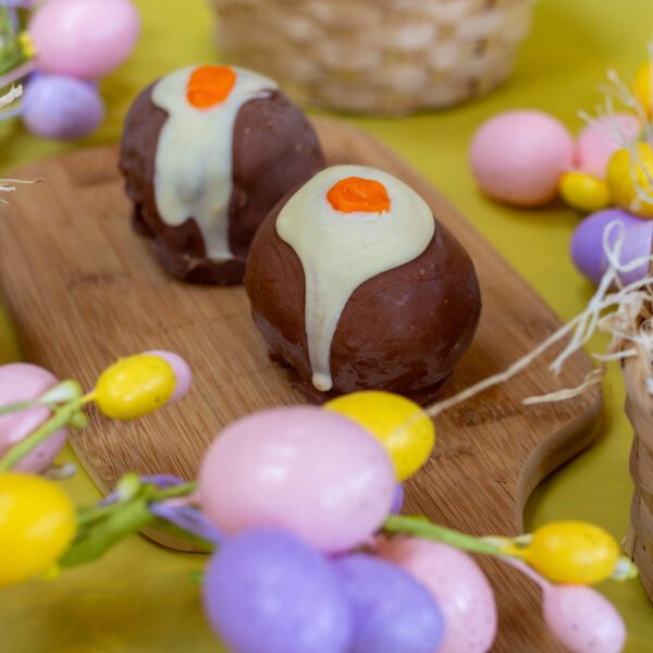 Creme egg brownie bomb